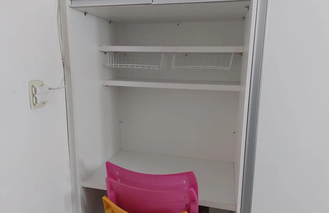 Pequeno Quarto Individual-Perto Do Centro De Convencoes-Fenearte - Recife - Ventilador,Tv,Mesa De Trabalho-1