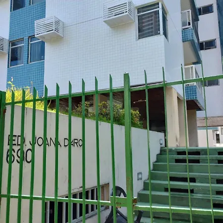 Apartamento amplo a 700 metros da praia-3